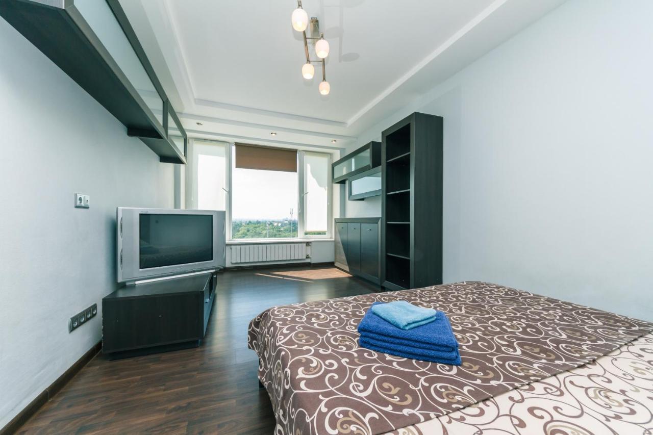 Apartments On Henerala Zhmachenka Kijów Zewnętrze zdjęcie